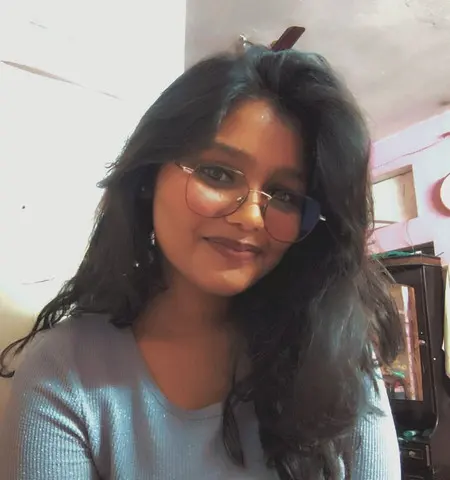 Portrait of Navya, PodHub host