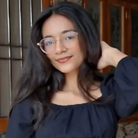Portrait of Somya, PodHub host